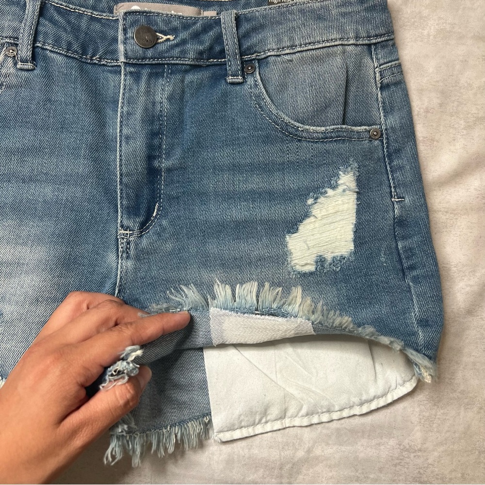 Tractr High Rise Weekender Shorts - Picture 8 of 11